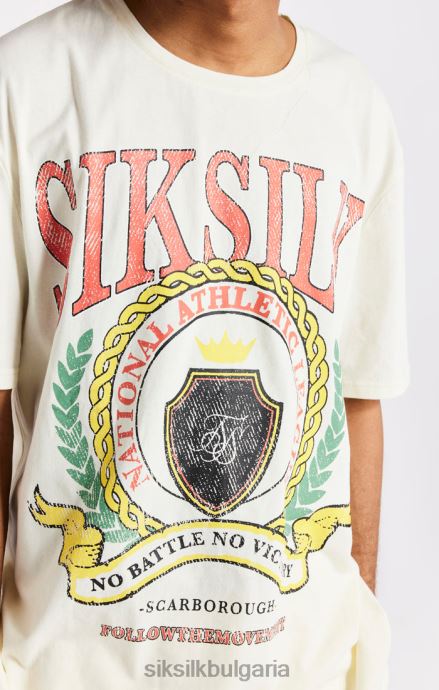 облекло SikSilk Голяма тениска с университетски принт в екрю мъже 486F8409